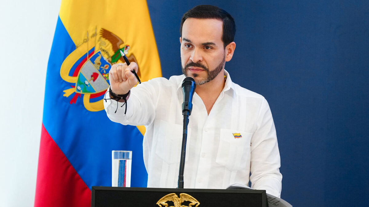 El presidente Abelardo De La Espriella anunció un refuerzo de las operaciones contra estructuras armadas en Bolívar