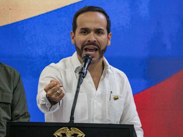 De La Espriella pone la lupa sobre los recursos públicos.