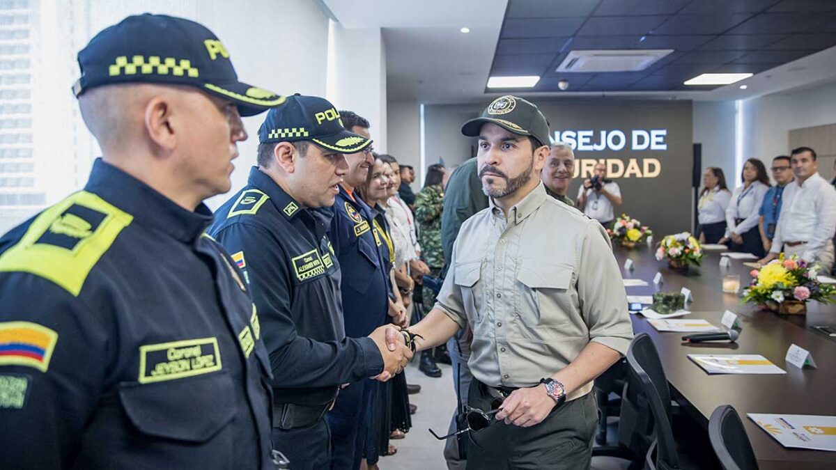 De La Espriella anunció que la Fuerza Pública mantendrá las operaciones contra estructuras criminales.