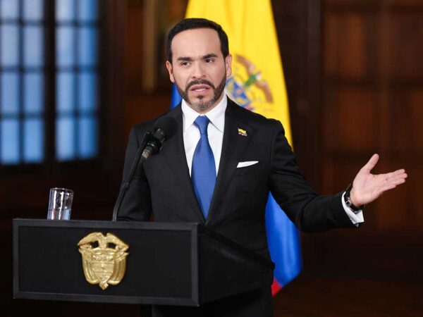 De La Espriella advirtió que su Gobierno no dará beneficios a quienes recluten menores.