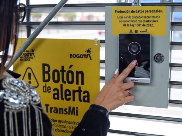 Botón de emergencia de TransMilenio