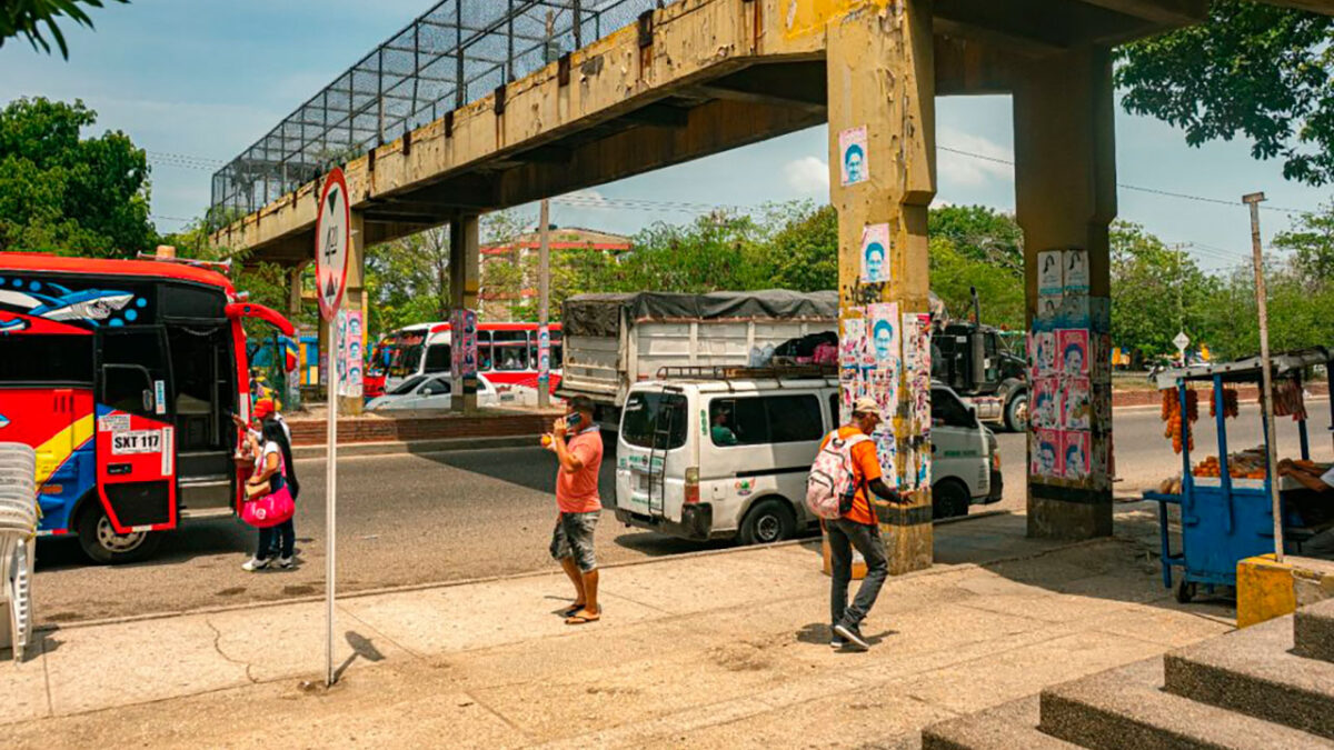 Nuevo puente peatonal frente al Inem de Soledad, Atlántico