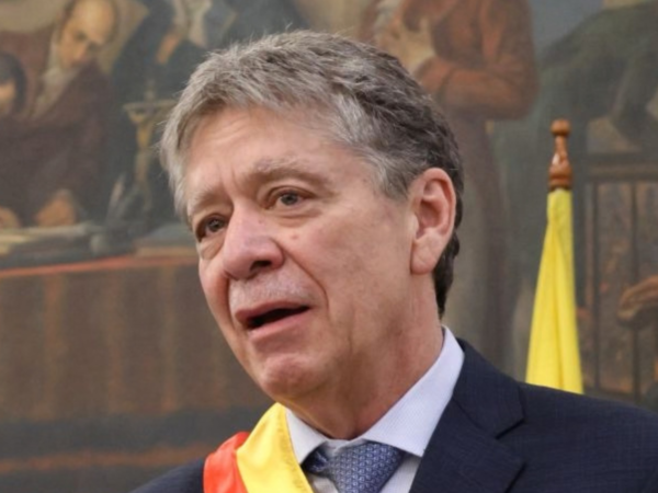 Bruce Mac Master renuncia a la presidencia de la ANDI.
