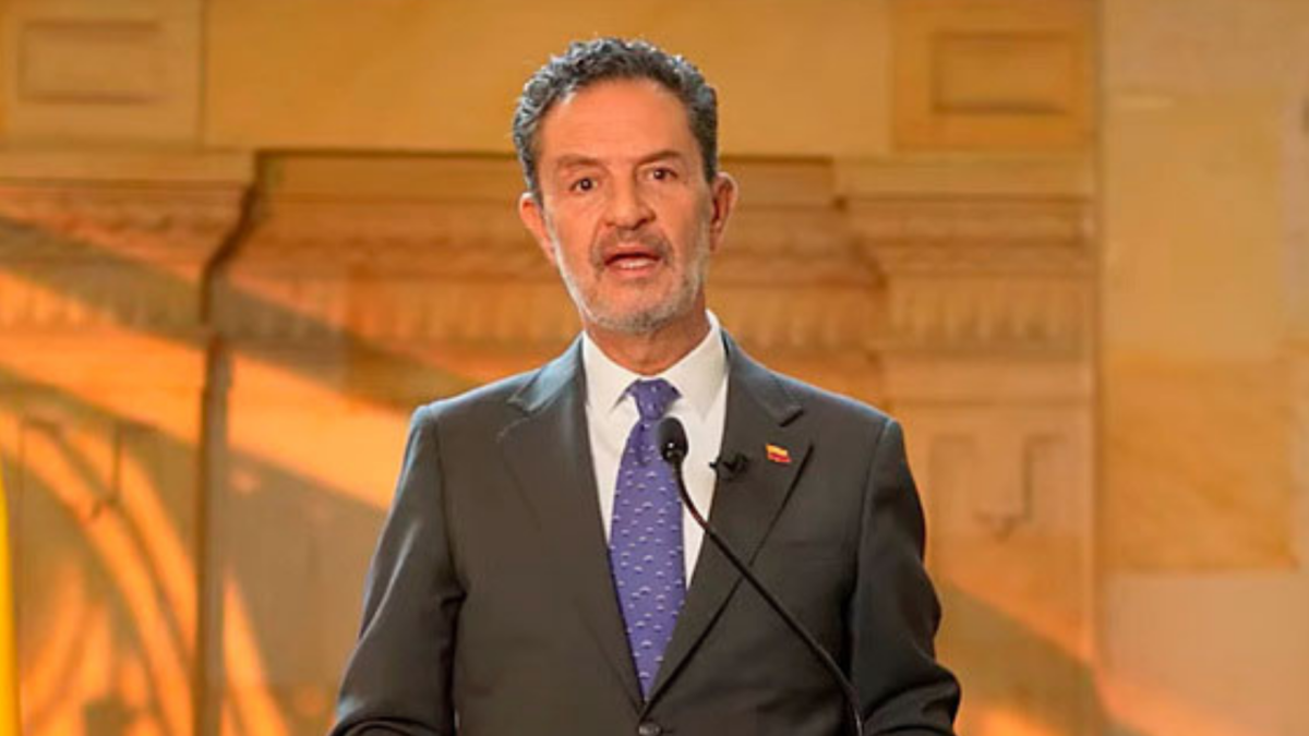 Canciller confirma expedición de pasaportes.