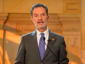 Canciller confirma expedición de pasaportes.