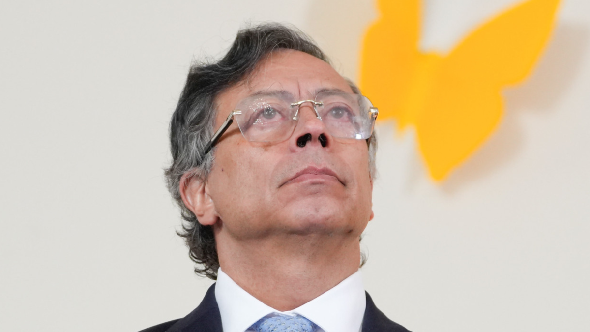 Gustavo Petro anunció acciones legales contra Semana