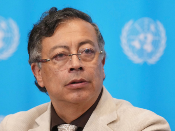 Gustavo Petro pide pruebas a la revista Semana.