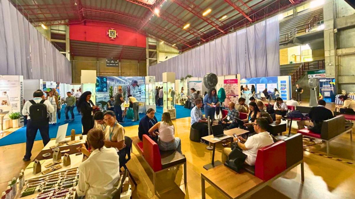 MAQUILA 360° Expo 2026 reunió en Medellín a más de 110 expositores y 2.100 asistentes.